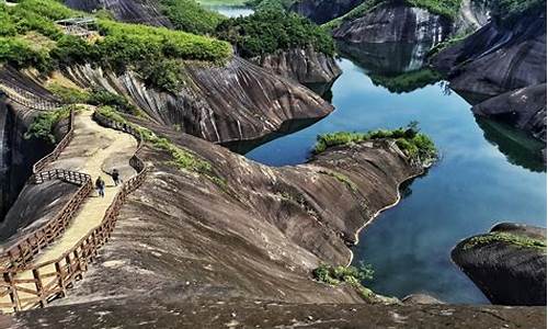 去湖南旅游攻略和费用是多少_去湖南旅游要注意什么